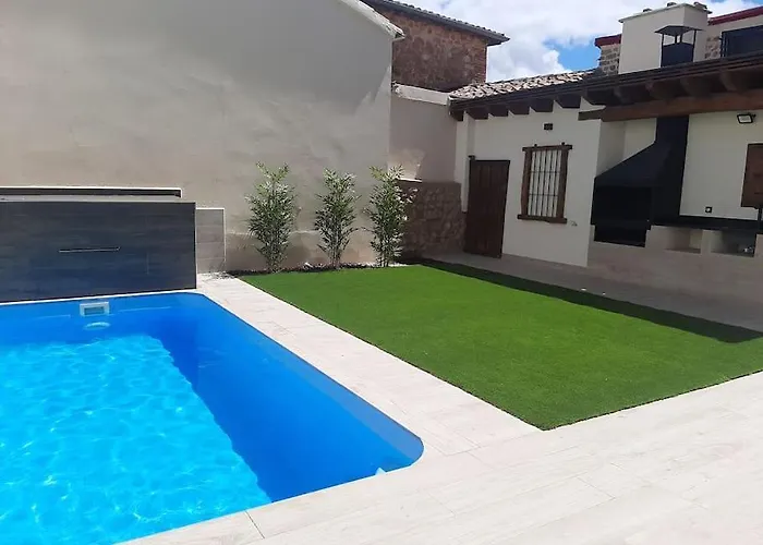 בית נופש Triticum *